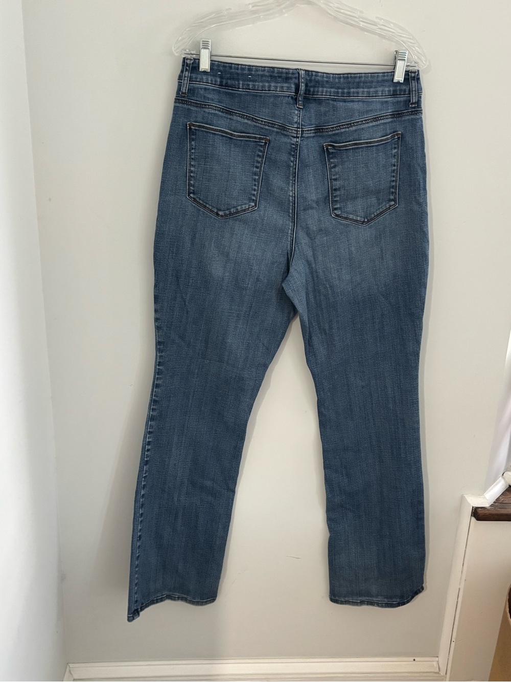 🦋Chico's Medium Blue Cropped Straight Jeans - Picture 4 of 12
